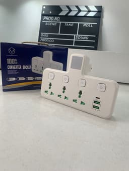 مقبس طاقة LED مثبت على الحائط مزود بمنفذي USB-A ومنفذ USB-C واحد (شحن سريع) مع منافذ شحن . 9
